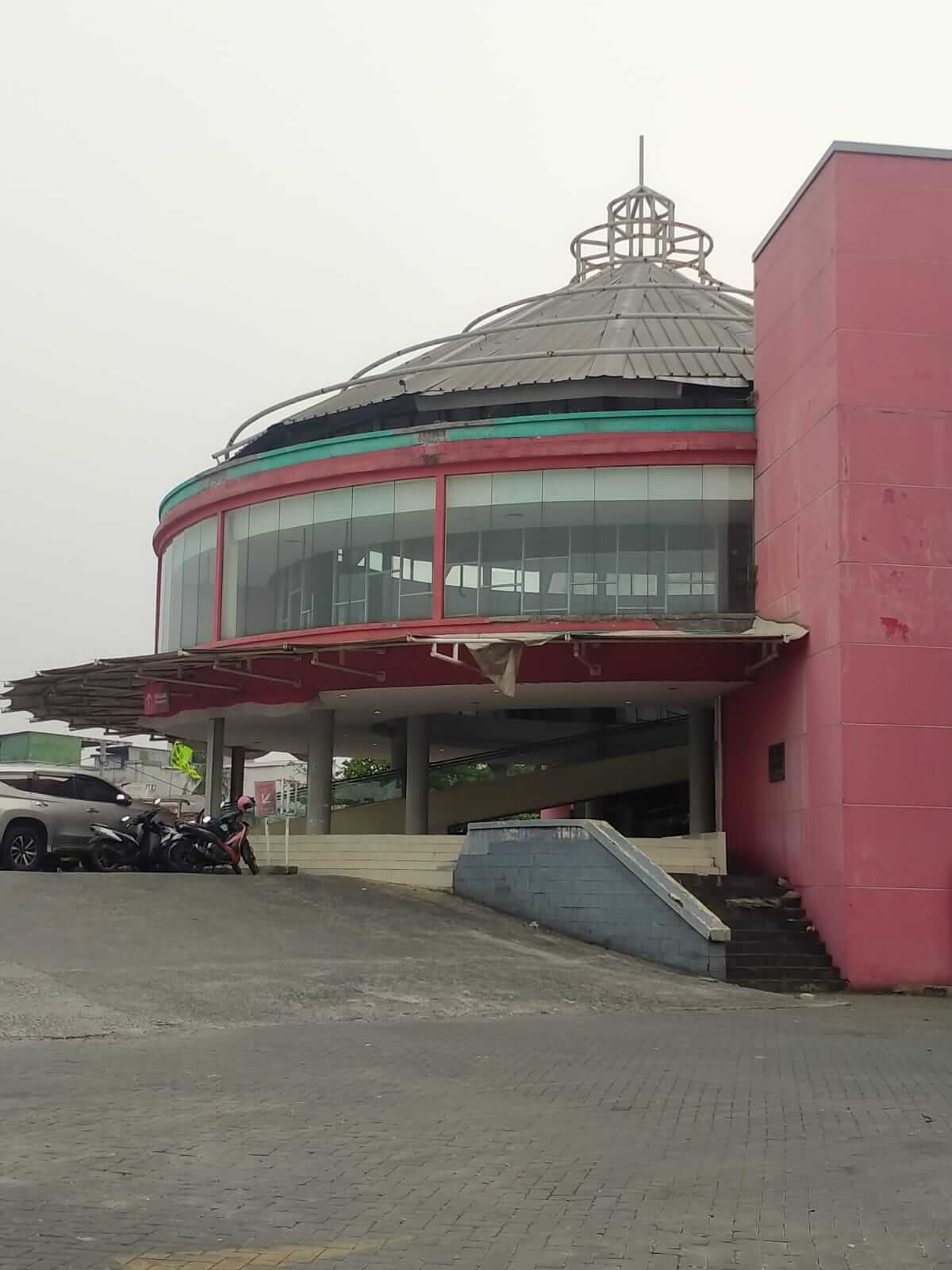 Tampak Depan Gedung APG